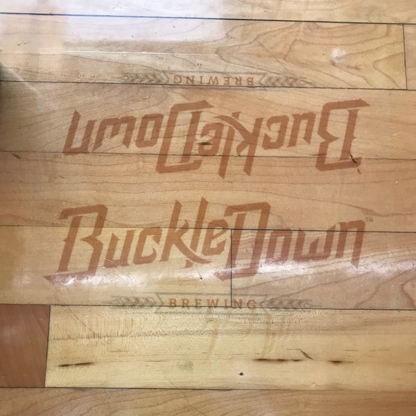 รูปภาพถ่ายที่ BuckleDown Brewing โดย Anty K. เมื่อ 7/7/2018