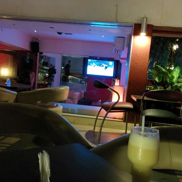 H2O The Liquid Lounge Bandra West 7 tips from 213 visitors