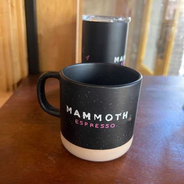 Photo taken at Mammoth Espresso by Clinton C. on 12/4/2022