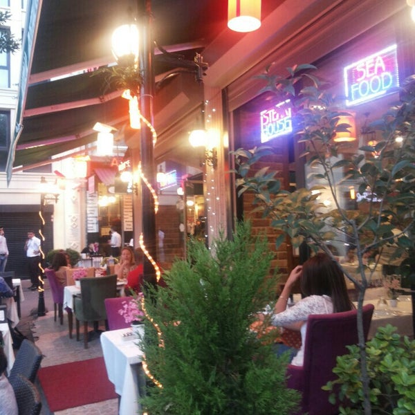 7/5/2015에 Elif Sema T.님이 Anatolia Restaurant İzmir Cafe Restaurant에서 찍은 사진