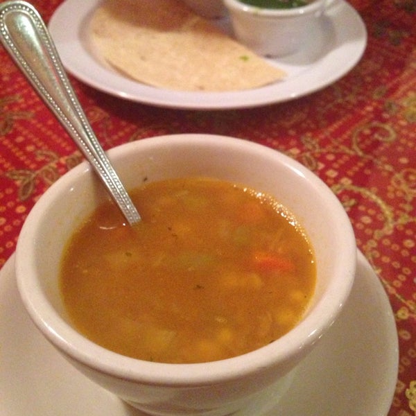 Foto tirada no(a) Anar Indian Restaurant por Sheldon J. em 1/26/2014