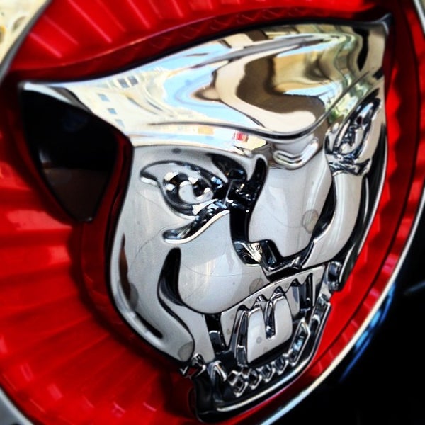 Foto diambil di Jaguar Land Rover Boutique oleh Василий С. pada 5/22/2014