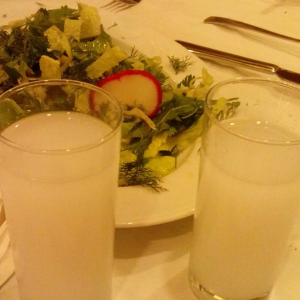 Das Foto wurde bei Haydar&#39;ın Yeri Sahil Restaurant von Işıl A. am 11/30/2014 aufgenommen