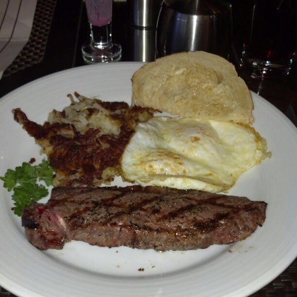 Photo taken at ENVY The Steakhouse by Yolanda A. on 1/31/2013