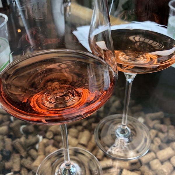 Foto diambil di Folktale Winery &amp; Vineyards oleh Crystal pada 5/26/2019