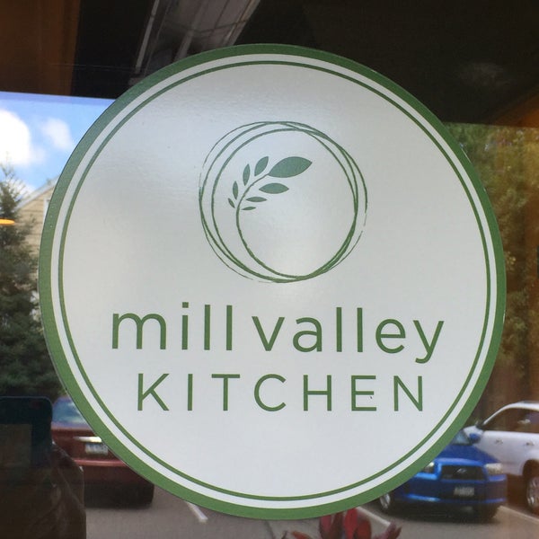 รูปภาพถ่ายที่ Mill Valley Kitchen โดย Crystal เมื่อ 7/19/2016