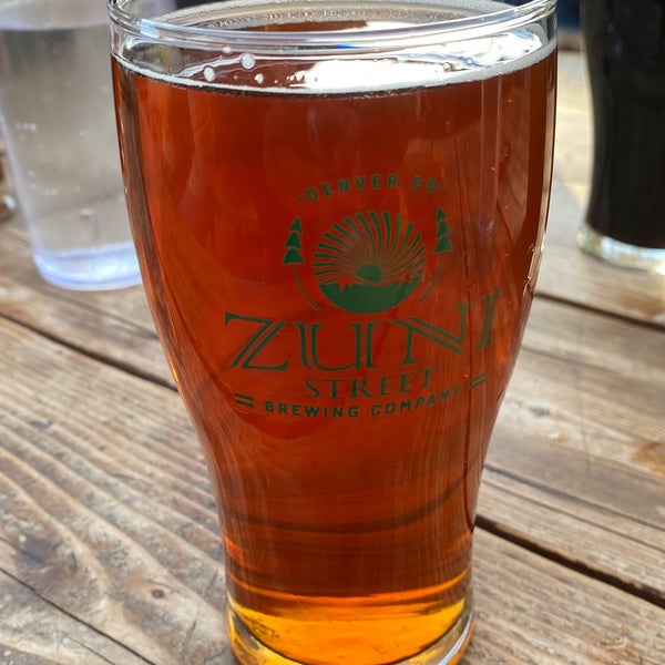 Foto tomada en Zuni Street Brewing Company  por Crystal el 11/27/2021