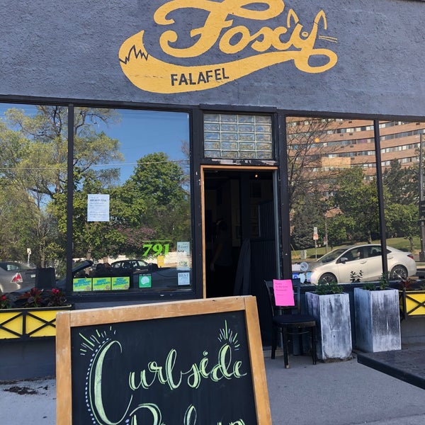 Foto scattata a Foxy Falafel da Crystal il 5/15/2020