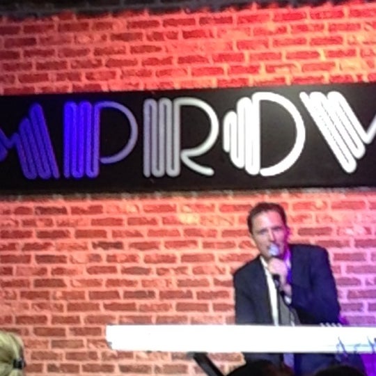 10/20/2012にTodd M.がImprov Comedy Club &amp; Dinner Theatreで撮った写真