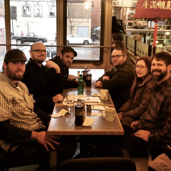 Foto tirada no(a) Meeting Street Cafe por Jason L. em 1/4/2015