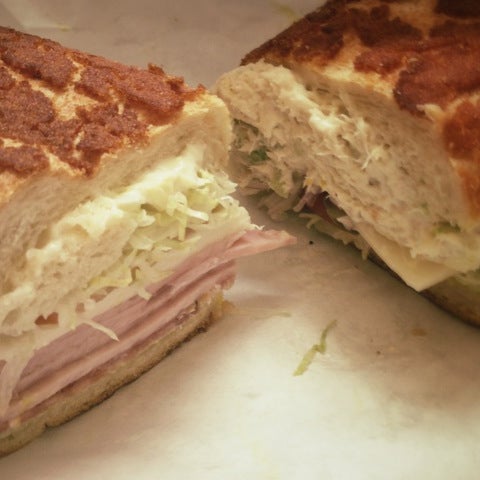 10/22/2012にDickard T.がFreddie&#39;s Sandwichesで撮った写真