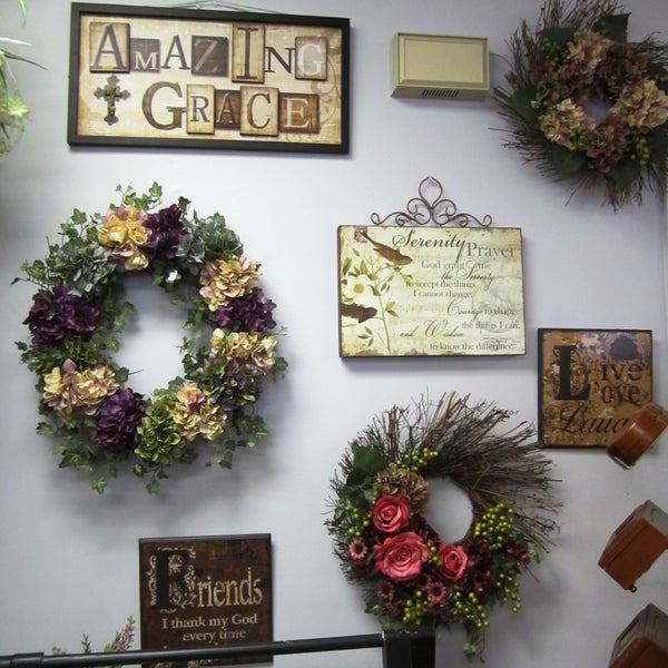 Martins Flowers & Gifts Flower Store in Methuen