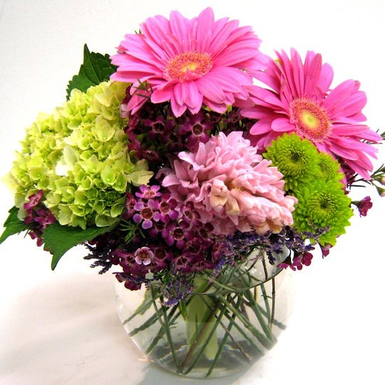 Martins Flowers & Gifts Flower Store in Methuen