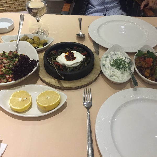 11/1/2016 tarihinde Sadık B.ziyaretçi tarafından Kazan Restaurant Lara'de çekilen fotoğraf