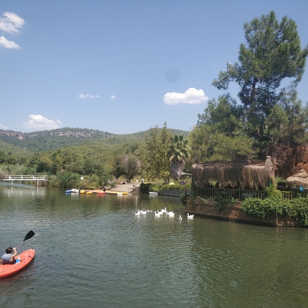 Foto diambil di Saklı Göl Restaurant &amp; Nature Club oleh 👒👛Arz pada 8/25/2019