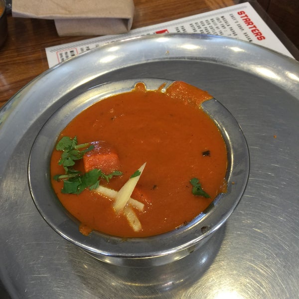 Foto tomada en Sangeetha Restaurant  por Vivek el 11/2/2015