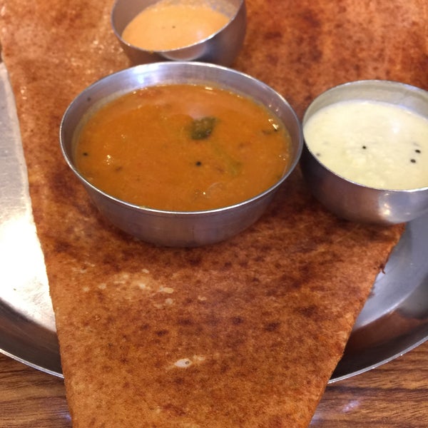 Foto tirada no(a) Sangeetha Restaurant por Vivek em 11/2/2015