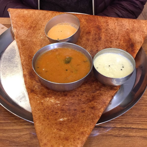 Foto tomada en Sangeetha Restaurant  por Vivek el 11/2/2015