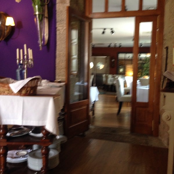 Foto diambil di Hotel Spa Relais &amp; Châteaux A Quinta Da Auga oleh Marcos S. pada 6/22/2014