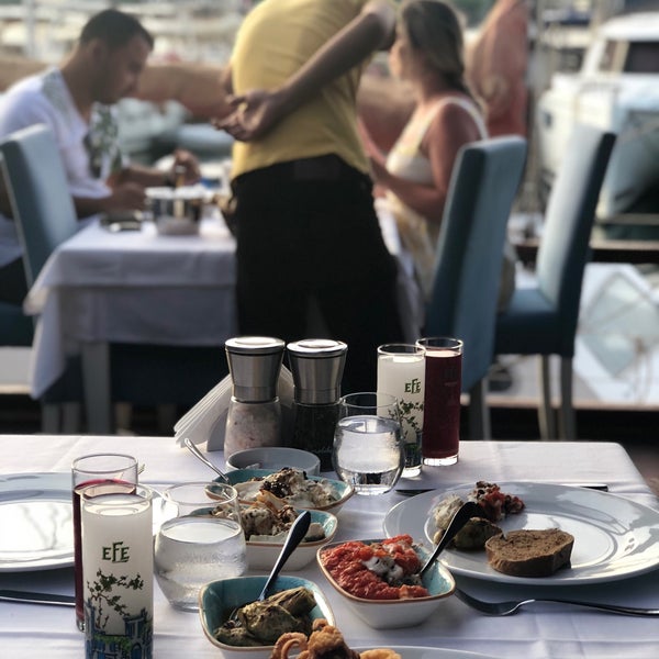 7/26/2018 tarihinde Nilay T.ziyaretçi tarafından Yengeç Restaurant'de çekilen fotoğraf