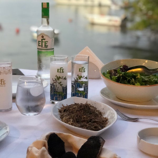 8/13/2018 tarihinde Nilay T.ziyaretçi tarafından Yengeç Restaurant'de çekilen fotoğraf