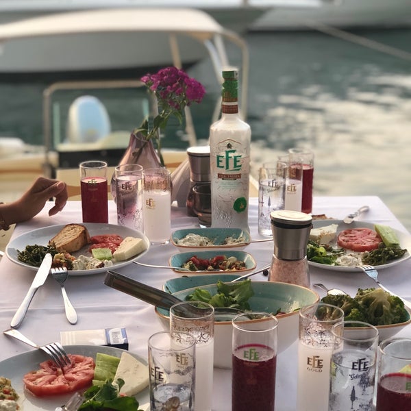 7/2/2018 tarihinde Nilay T.ziyaretçi tarafından Yengeç Restaurant'de çekilen fotoğraf
