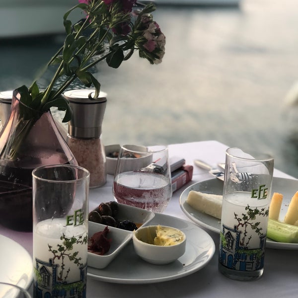 Foto scattata a Yengeç Restaurant da Nilay T. il 6/26/2018