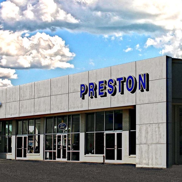 Foto tirada no(a) Preston Ford Inc. por Preston Ford Inc. em 1/27/2014