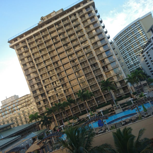 11/18/2017에 Johnny K.님이 Embassy Suites by Hilton Waikiki Beach Walk에서 찍은 사진