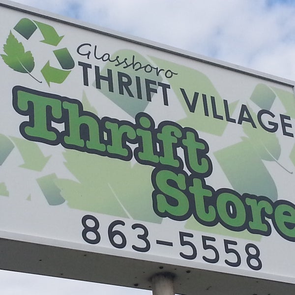 Das Foto wurde bei Glassboro Thrift Village von Glassboro Thrift Village am 1/27/2014 aufgenommen