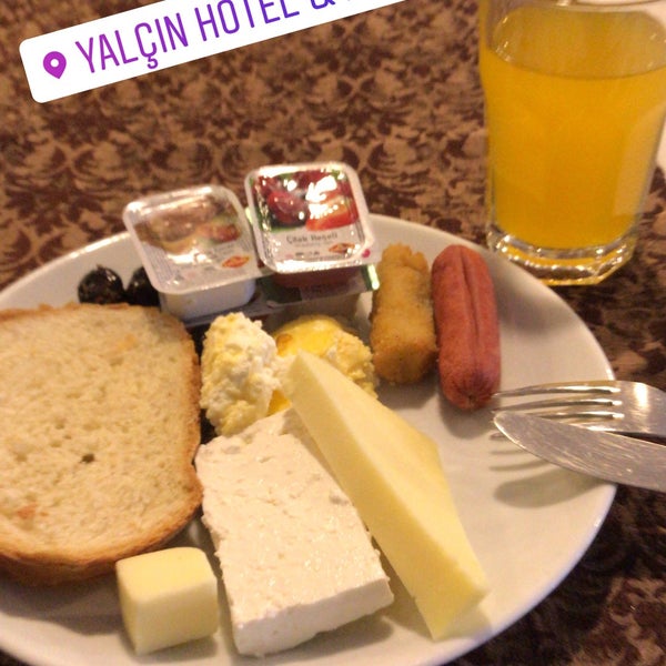 Photo taken at Yalçın Otel by Yeşim Y. on 4/18/2019