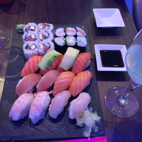 6/19/2016 tarihinde Lale A.ziyaretçi tarafından Planet Sushi'de çekilen fotoğraf