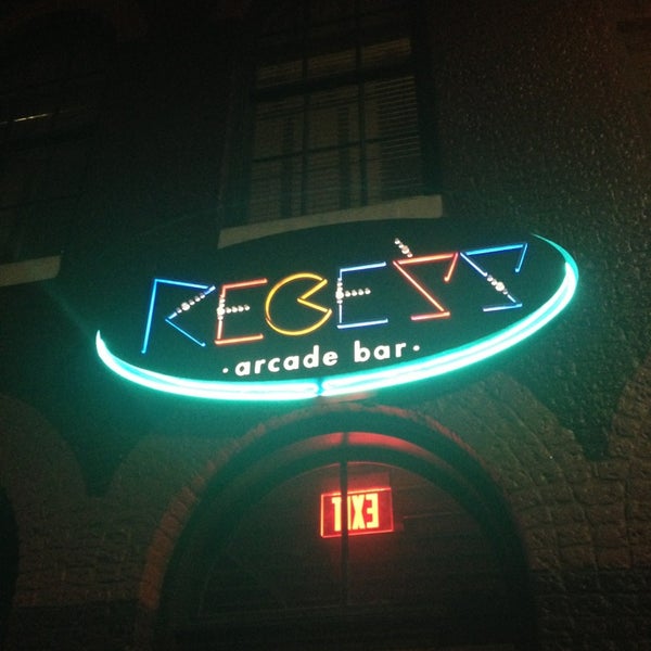 Foto tirada no(a) Recess Arcade Bar por Chad M. em 3/10/2013