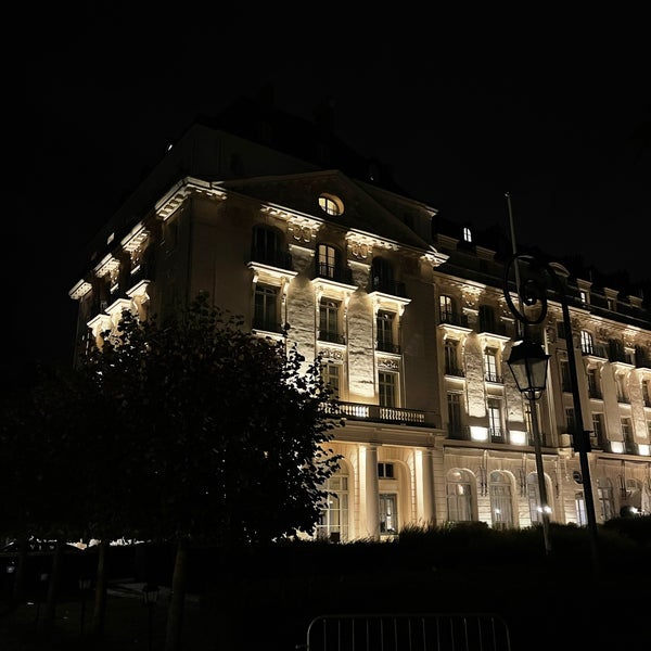 Photo taken at Waldorf Astoria Versailles - Trianon Palace by Paulien Z. on 10/22/2021