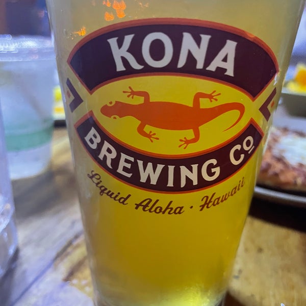 8/13/2023 tarihinde Bridget W.ziyaretçi tarafından Kona Brewing Co. &amp; Brewpub'de çekilen fotoğraf