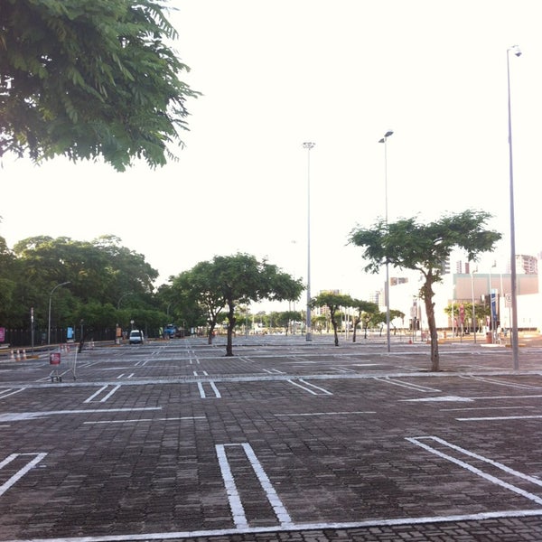Estacionamento Iguatemi Edson Queiroz Shopping Center Iguatemi Estacionamento Iguatemi Edson Queiroz Shopping Center Iguatemi