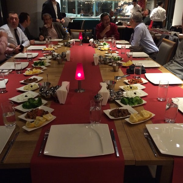 Foto scattata a 12 Ocakbaşı Restaurant da A.Erdoğan il 12/11/2014