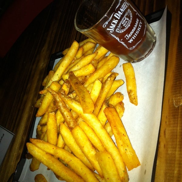 Chipotle Lime Wing sauce also tastes good with the fries...