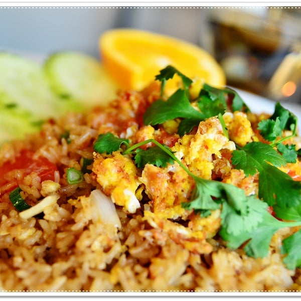 Foto diambil di Darabar Secret Thai Cuisine oleh Darabar Secret Thai Cuisine pada 2/5/2014