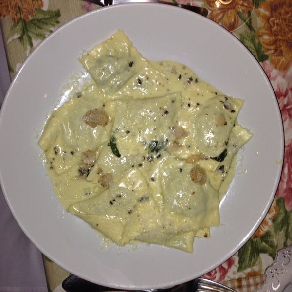 รูปภาพถ่ายที่ La Cucina di Tullio Santini โดย Leticia L. เมื่อ 9/20/2013