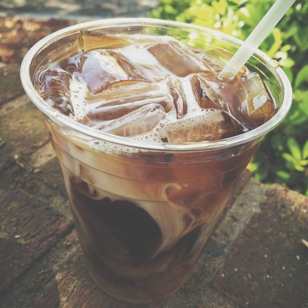 Das Foto wurde bei Amelia Island Coffee von Amelia Island Coffee am 7/8/2014 aufgenommen