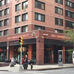 Das Foto wurde bei Harley-Davidson of New York City von Harley-Davidson of New York City am 1/7/2015 aufgenommen