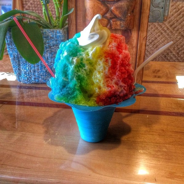 Foto scattata a Hula Girls Shave Ice, Dole Whip &amp; Hand Made Ice Cream da Hula Girls Shave Ice, Dole Whip &amp; Hand Made Ice Cream il 1/29/2014