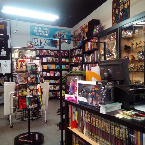 Photo taken at Elektra Cómic by Bulat D. on 4/11/2018