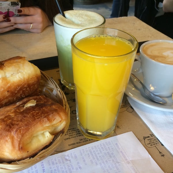 Merienda de lujo. Muy rico, los fines de semana hay muchísima gente.