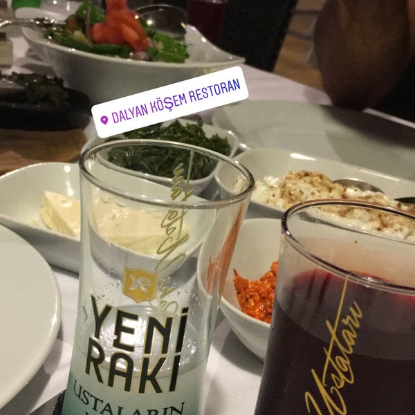 รูปภาพถ่ายที่ Köşem Restaurant โดย Brs S. เมื่อ 8/23/2018