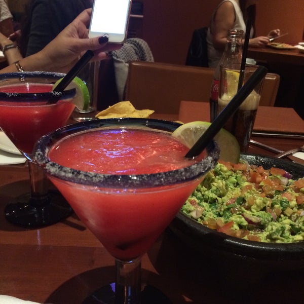 Photo taken at Cantina Laredo by Haslet on 9/19/2015