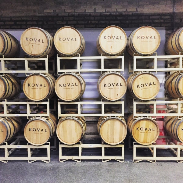 รูปภาพถ่ายที่ Koval Distillery โดย Scott S. เมื่อ 1/3/2017