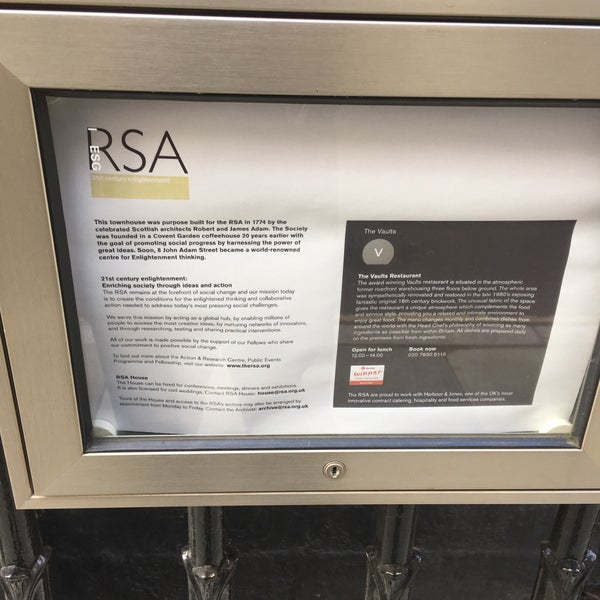 รูปภาพถ่ายที่ RSA โดย Closed เมื่อ 10/18/2016
