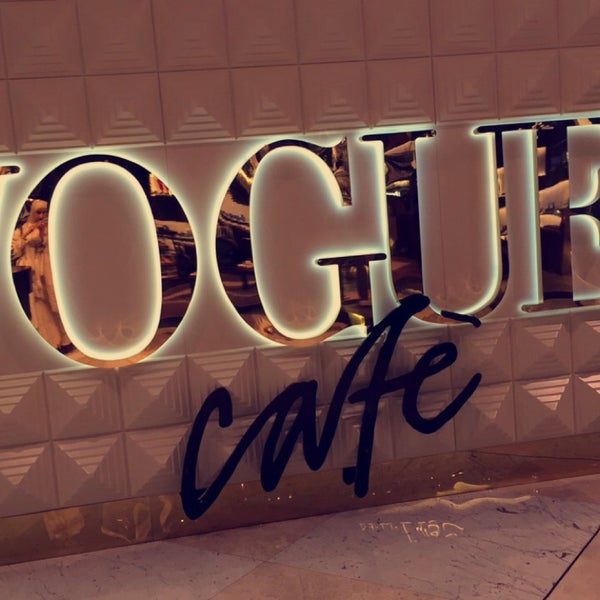 Foto tirada no(a) Vogue Cafe por Prof. BAJ em 4/2/2016